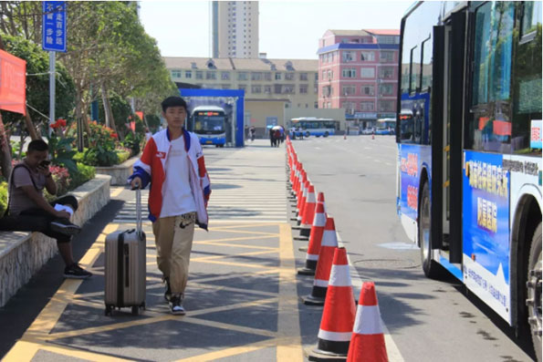 湖南望城縣雷鋒汽車運輸有限公司,長沙城市交通,校車運營,安保服務,新能源科技