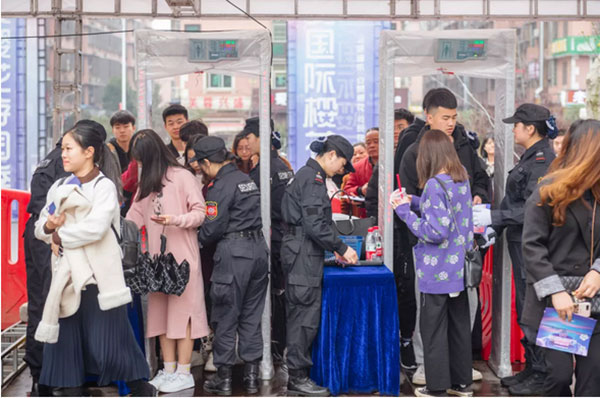 湖南望城縣雷鋒汽車運輸有限公司,長沙城市交通,校車運營,安保服務,新能源科技