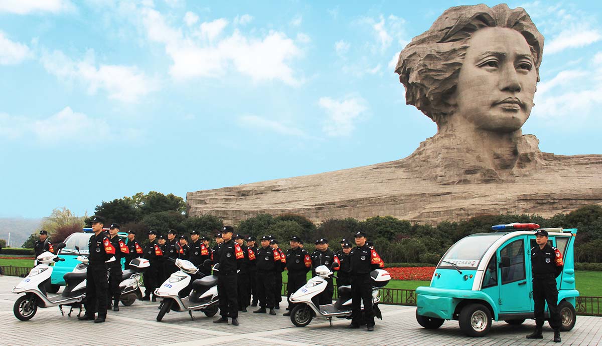 湖南望城縣雷鋒汽車運輸有限公司,長沙城市交通,校車運營,安保服務,新能源科技