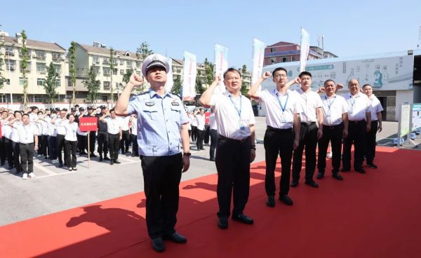 湖南駿達集團有限公司,長沙城市交通,校車運營,安保服務,新能源科技