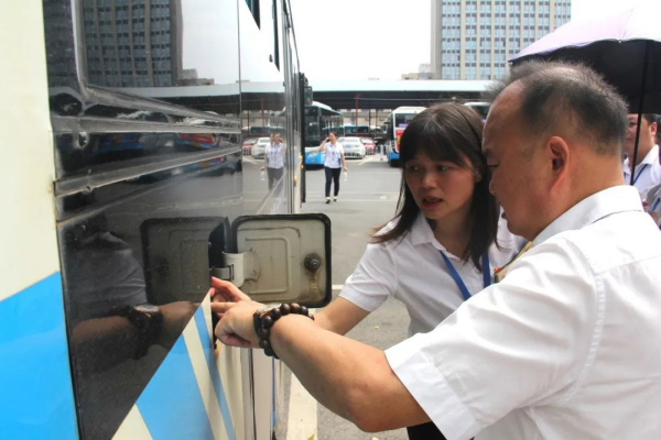 湖南駿達集團有限公司,長沙城市交通,校車運營,安保服務,新能源科技