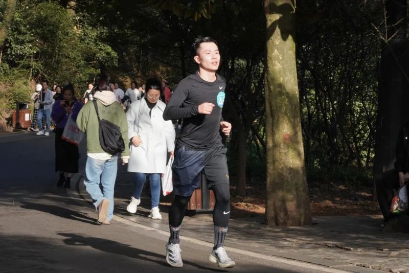 湖南駿達集團有限公司,長沙城市交通,校車運營,安保服務,新能源科技