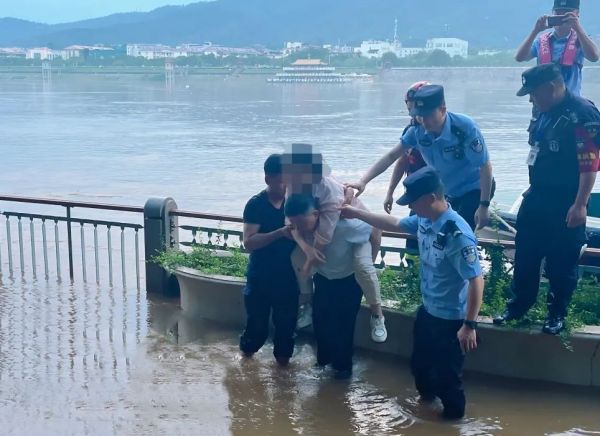 湖南駿達集團有限公司,長沙城市交通,校車運營,安保服務,新能源科技