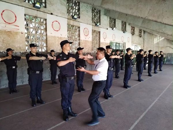 湖南駿達集團有限公司,長沙城市交通,校車運營,安保服務,新能源科技