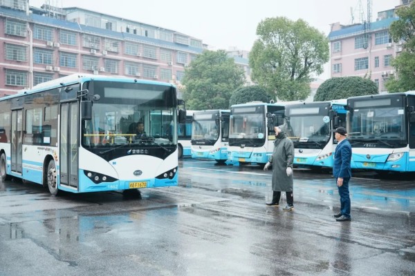 湖南駿達集團有限公司,長沙城市交通,校車運營,安保服務,新能源科技